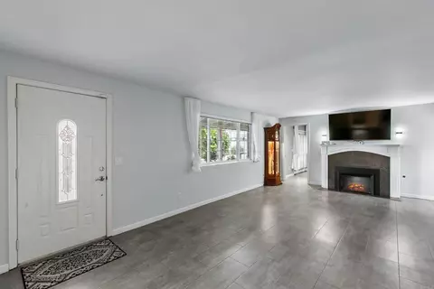 Living - 1058 Naranca Ave, El Cajon, CA 92021 photo 3 of 4