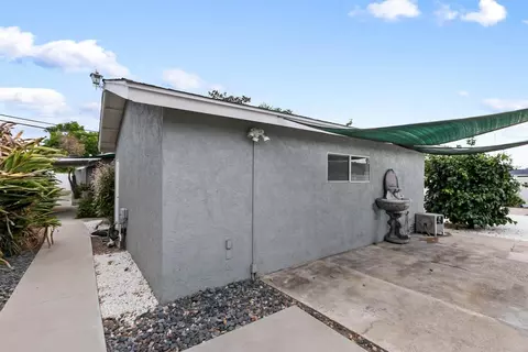 Exterior - 1058 Naranca Ave, El Cajon, CA 92021 photo 5 of 18
