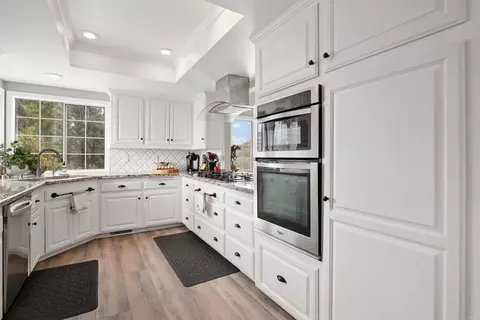 Kitchen - 1366 Via Feliz, Fallbrook, CA 92028 photo 2 of 3