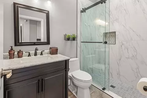 Bath - 1366 Via Feliz, Fallbrook, CA 92028 photo 3 of 3