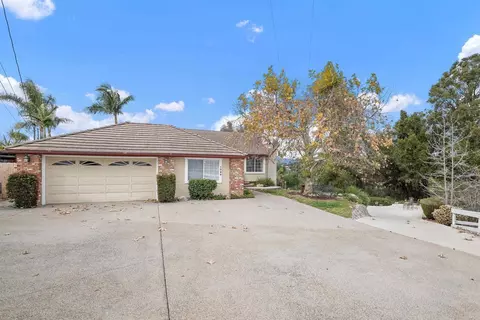Exterior - 1366 Via Feliz, Fallbrook, CA 92028 photo 3 of 8
