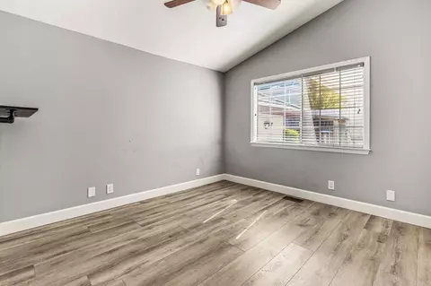 Living - 1366 Via Feliz, Fallbrook, CA 92028 photo 4 of 5