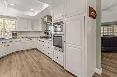 Kitchen - 1366 Via Feliz, Fallbrook, CA 92028 photo 3 of 4