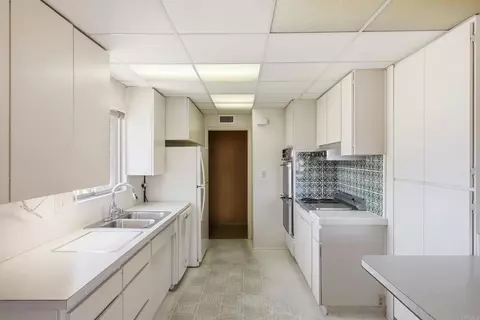 Kitchen - 8434 Kappa St, La Mesa, CA 91942 photo 4 of 7