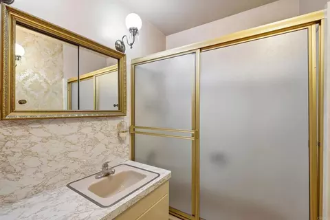 Bath - 8434 Kappa St, La Mesa, CA 91942 photo 1 of 2