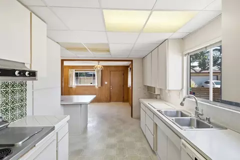 Kitchen - 8434 Kappa St, La Mesa, CA 91942 photo 5 of 7