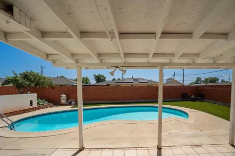 Exterior - 2009 Paddy Pl, Escondido, CA 92027 photo 5 of 7