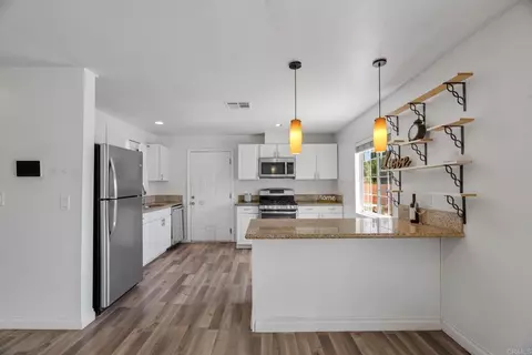 Kitchen - 2009 Paddy Pl, Escondido, CA 92027 photo 2 of 7