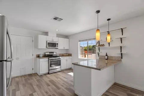 Kitchen - 2009 Paddy Pl, Escondido, CA 92027 photo 3 of 7