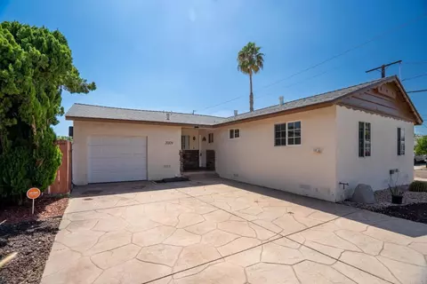 Exterior - 2009 Paddy Pl, Escondido, CA 92027 photo 4 of 7
