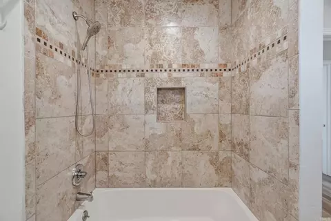 Bath - 2009 Paddy Pl, Escondido, CA 92027 photo 3 of 4