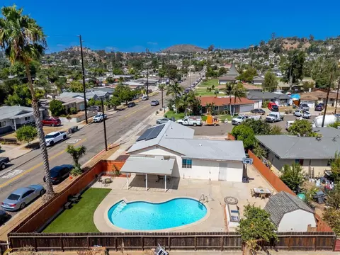 View/Area - 2009 Paddy Pl, Escondido, CA 92027 photo 2 of 7