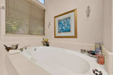 Bath - 11538 Shadow Ranch Rd, La Mesa, CA 91941 photo 4 of 8