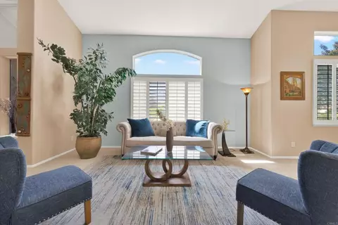 Living - 11538 Shadow Ranch Rd, La Mesa, CA 91941 photo 2 of 7