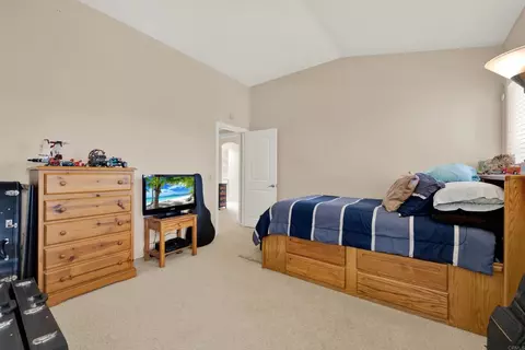 Bedroom - 11538 Shadow Ranch Rd, La Mesa, CA 91941 photo 6 of 12