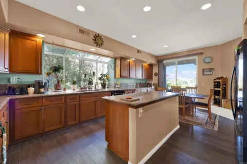 Kitchen - 11538 Shadow Ranch Rd, La Mesa, CA 91941 photo 1 of 4