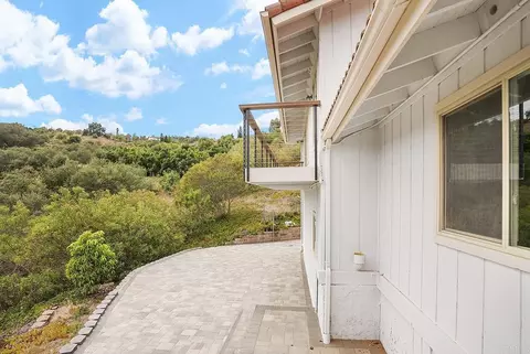 Exterior - 2645 Daisy Ln, Fallbrook, CA 92028 photo 5 of 9