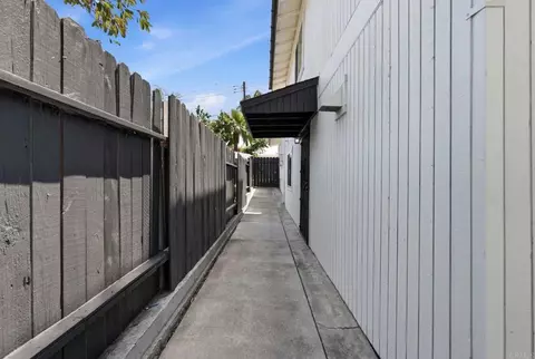 Entry Way - 618 Felicita Ave, Spring Valley, CA 91977 photo 3 of 4