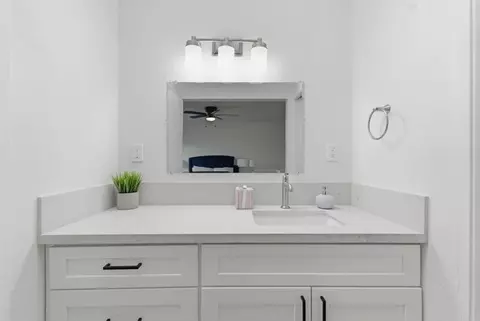 Bath - 618 Felicita Ave, Spring Valley, CA 91977 photo 4 of 7