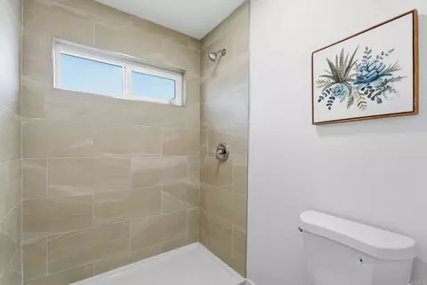 Bath - 618 Felicita Ave, Spring Valley, CA 91977 photo 5 of 7