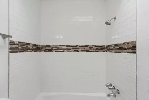 Bath - 618 Felicita Ave, Spring Valley, CA 91977 photo 7 of 7