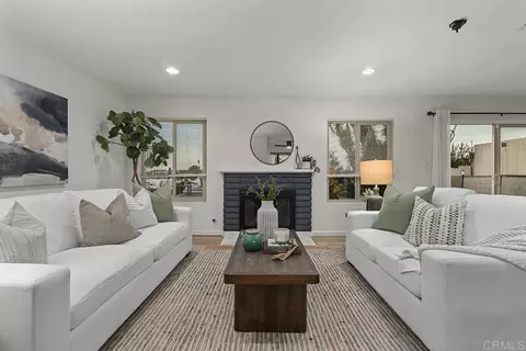Living - 816 David Dr, Chula Vista, CA 91910 photo 2 of 3