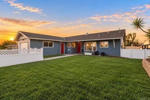 Exterior - 816 David Dr, Chula Vista, CA 91910 photo 2 of 8