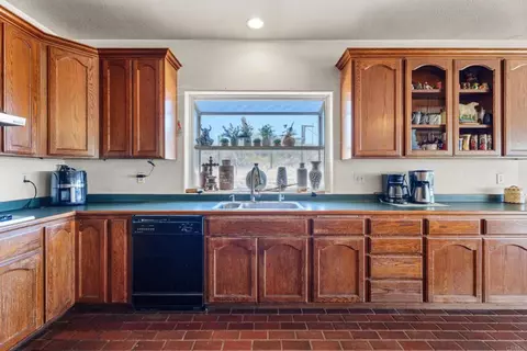 Kitchen - 1825 La Posta Rd, Campo, CA 91906 photo 3 of 6