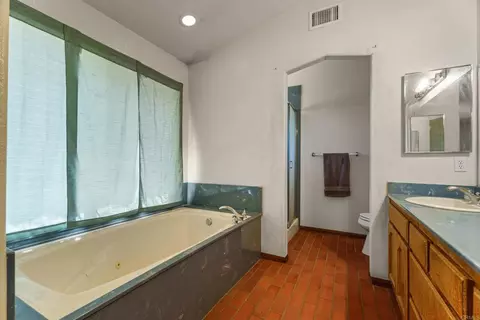 Bath - 1825 La Posta Rd, Campo, CA 91906 photo 3 of 5