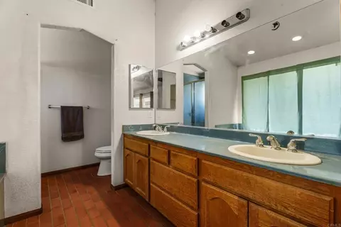 Bath - 1825 La Posta Rd, Campo, CA 91906 photo 2 of 5