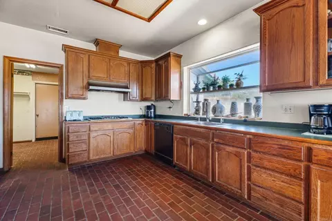 Kitchen - 1825 La Posta Rd, Campo, CA 91906 photo 4 of 6