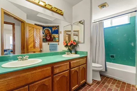 Bath - 1825 La Posta Rd, Campo, CA 91906 photo 5 of 5