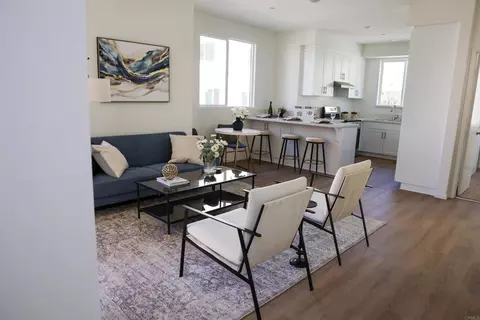 462 Creekside Cir, San Diego, CA 92114