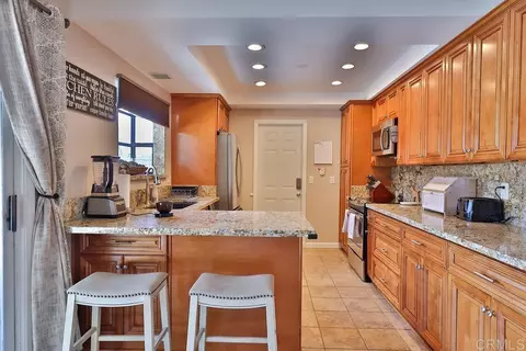 Kitchen - 723 Terra Ln, El Cajon, CA 92019 photo 2 of 4