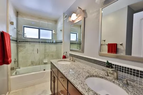 Bath - 723 Terra Ln, El Cajon, CA 92019 photo 3 of 3