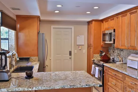 Kitchen - 723 Terra Ln, El Cajon, CA 92019 photo 3 of 4