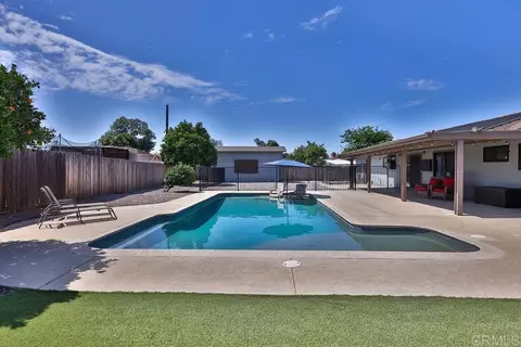 Exterior - 723 Terra Ln, El Cajon, CA 92019 photo 10 of 16