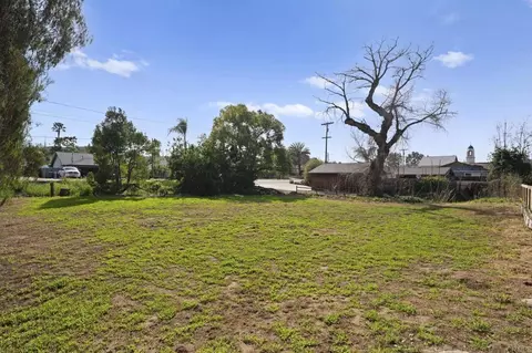 Exterior - 13314 Lakeshore Dr, Lakeside, CA 92040 photo 5 of 5