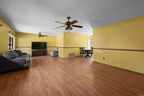 Living - 13314 Lakeshore Dr, Lakeside, CA 92040 photo 2 of 2