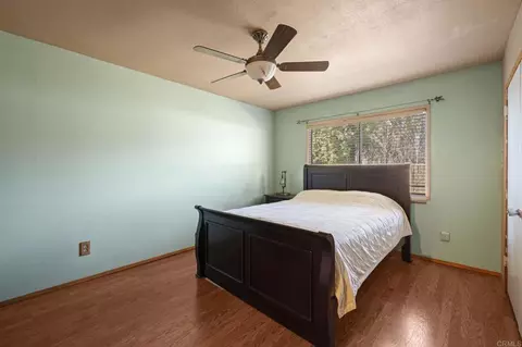 Bedroom - 13314 Lakeshore Dr, Lakeside, CA 92040 photo 2 of 4