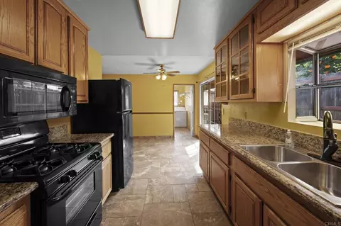 Kitchen - 13314 Lakeshore Dr, Lakeside, CA 92040 photo 1 of 2