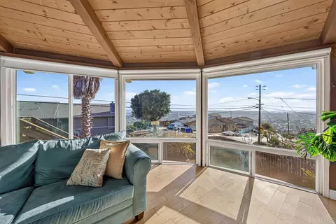 Living - 9512 Date St, Spring Valley, CA 91977 photo 3 of 6