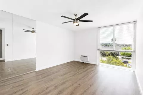 3050 Rue Dorleans #404, San Diego, CA 92110