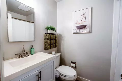 Bath - 4932 Verde Dr, Oceanside, CA 92057 photo 3 of 6