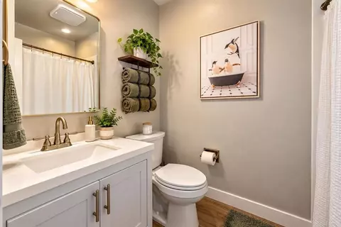 Bath - 4932 Verde Dr, Oceanside, CA 92057 photo 5 of 6