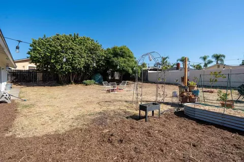 Exterior - 4932 Verde Dr, Oceanside, CA 92057 photo 7 of 10
