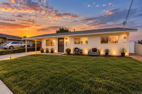 Exterior - 4932 Verde Dr, Oceanside, CA 92057 photo 8 of 10