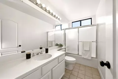 Bath - 8842 Summerhill, Alpine, CA 91901 photo 4 of 4