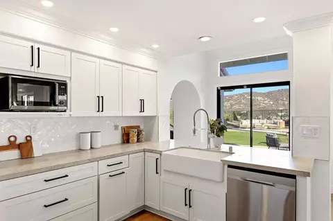 Kitchen - 8842 Summerhill, Alpine, CA 91901 photo 2 of 6