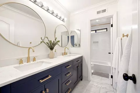 Bath - 8842 Summerhill, Alpine, CA 91901 photo 3 of 4